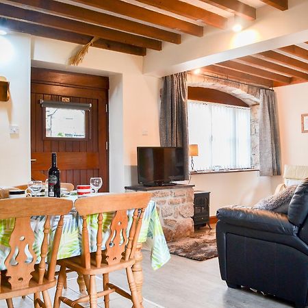 Llofft Yr Yd - 16984 Villa Brynsiencyn Kültér fotó